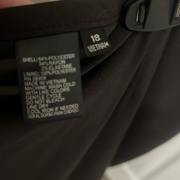 Alex Marie size 18 dark brown suit with skirt - Picture 9 of 13